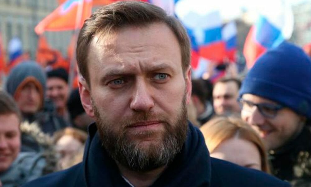 Alexei Navalny, El opositor ruso "fue envenenado con Novichok"