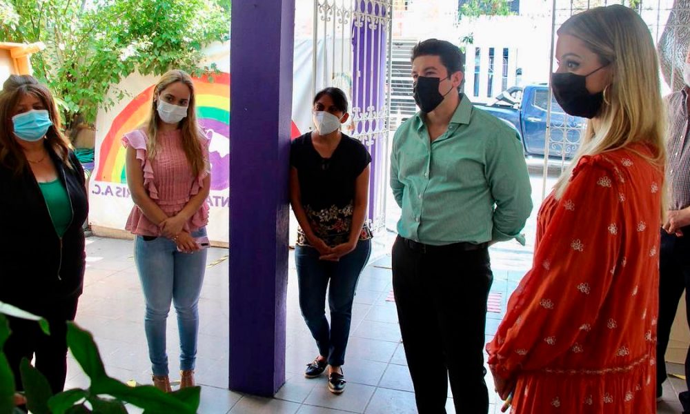 Senador confunde centro de atención a niños con cáncer con refugio de animales