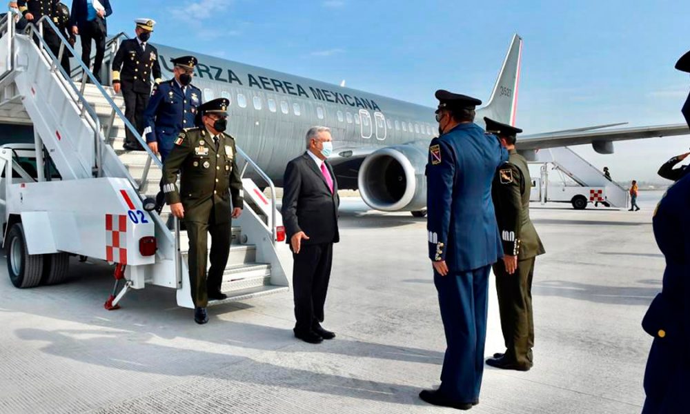 AMLO inaugura el Aeropuerto de Santa Lucía; "SABIA" decisión cancelar Texcoco