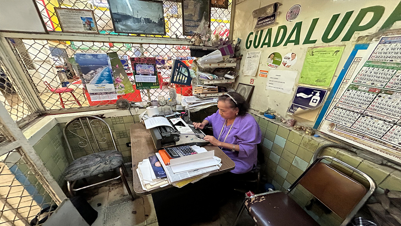 El Último Escribano Público de Torreón: Hermelinda Ávila, Guardiana de Palabras y Conexiones Humanas 36 Sitio Web 79